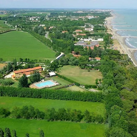 Ground-floor Haven Just 350mt From The Апартаменты